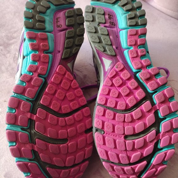 Brooks GTS 17 - Picture 4 of 5